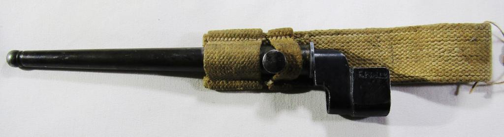 British WWII Standard Spike Bayonet & Scabbard (1 of 5)