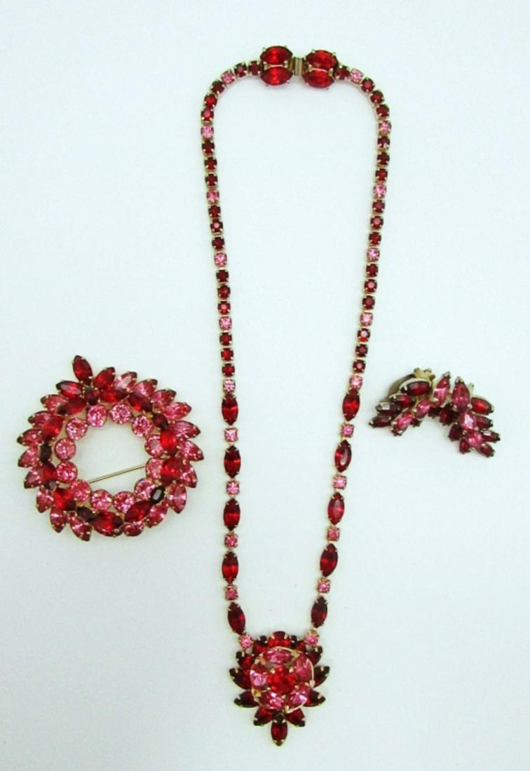 KRAMER of NY RED / PINK RHINESTONE SIGNED SET: STUNNING VINTAGE ORIGINAL SIGNED KRAMER OF NEW YORK - DEEP REDS & PINK RHINESTONES, 15" NECKLACE, LARGE BROOCH, CLIP-ON EARRINGS - EXCELLENT CONDITION