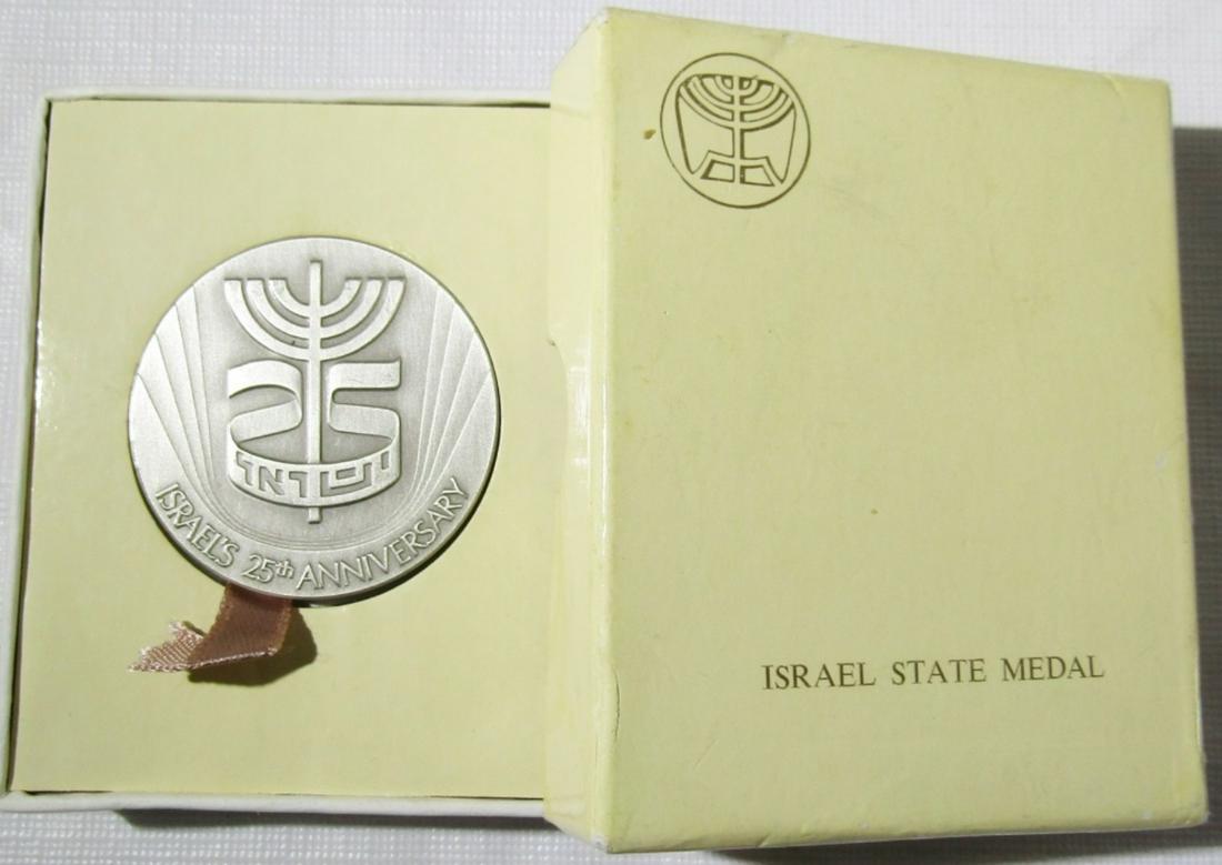 1973 ISRAEL'S 25TH ANNIVERSARY MEDAL (1 of 3)