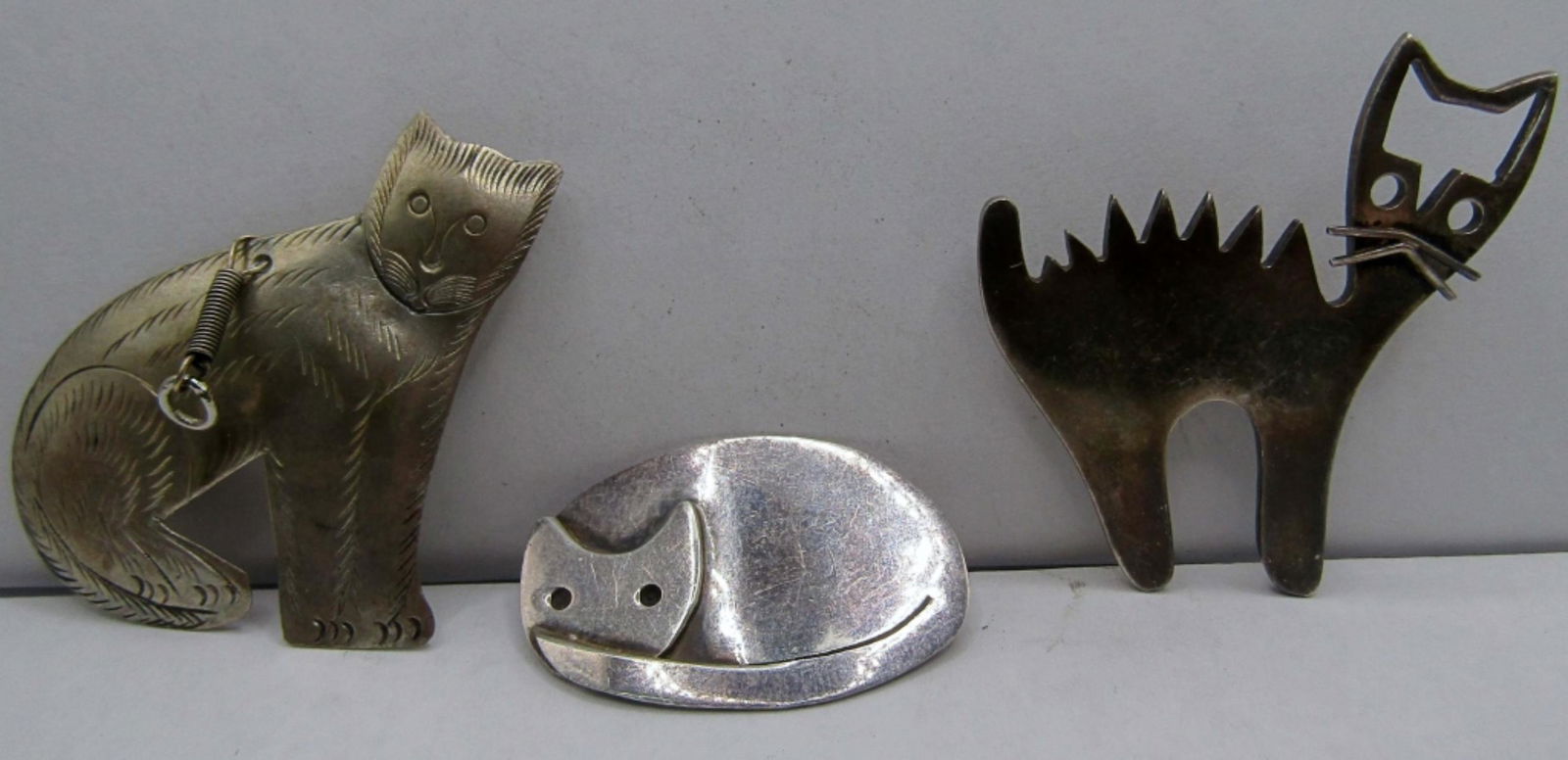 (2) Cat Sterling Pins (1) Cat Sterling Pendant (1 of 6)