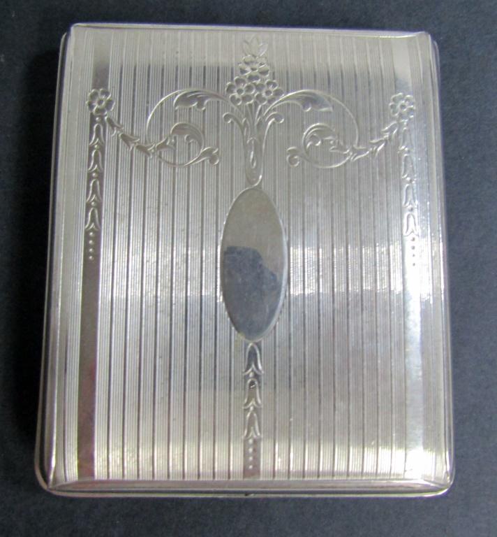 Evans USA Vintage Silver Floral Cigarette Case (1 of 3)