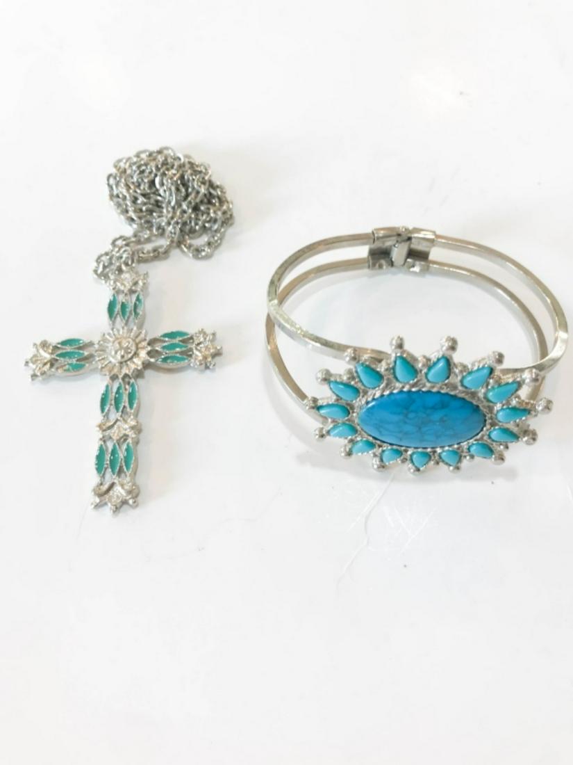 TURQUISE COLOR BRACELET +: TURQUISE COLOR BRACELET + CROSS NECKLACE