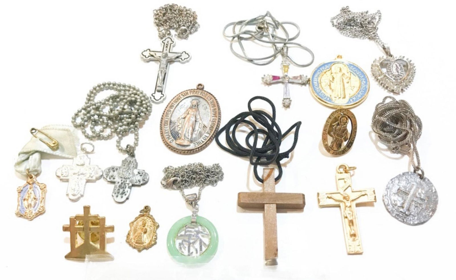 PENDANTS ASSORTMENET (1 of 3)