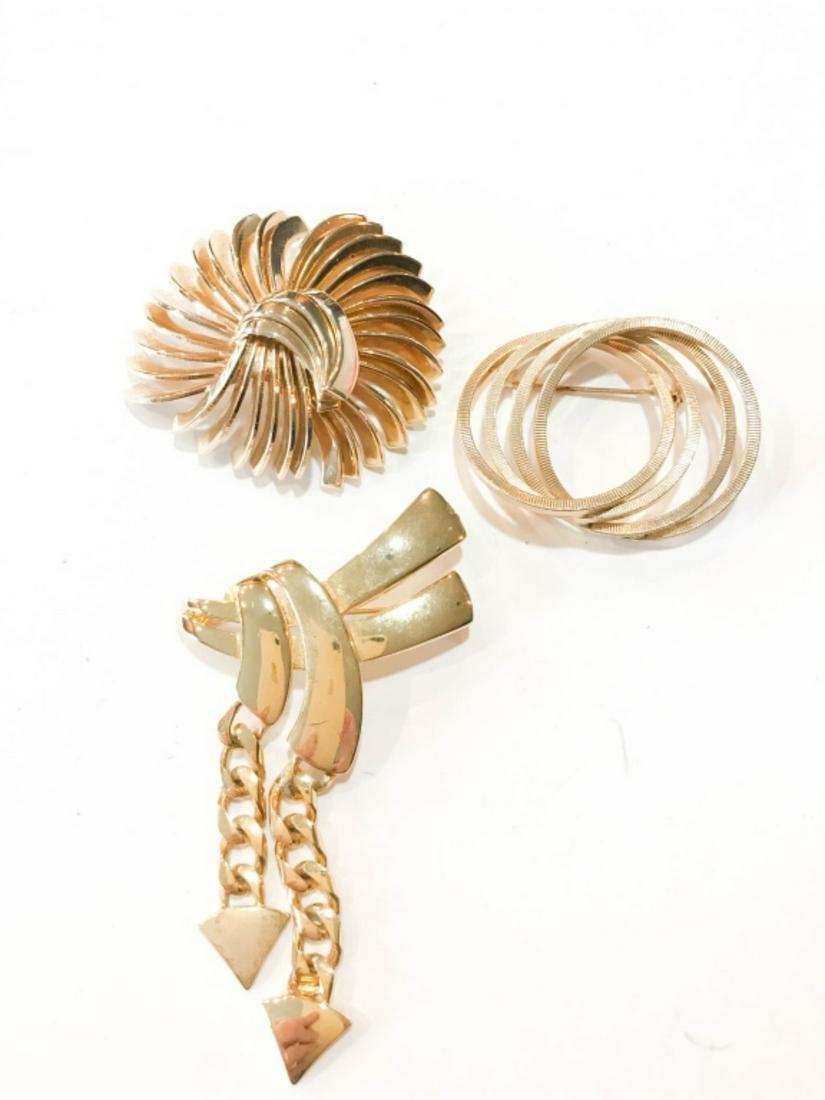 (3) GOLD TONED BROOCHES: BROOCH ASSORTED DESIGNS