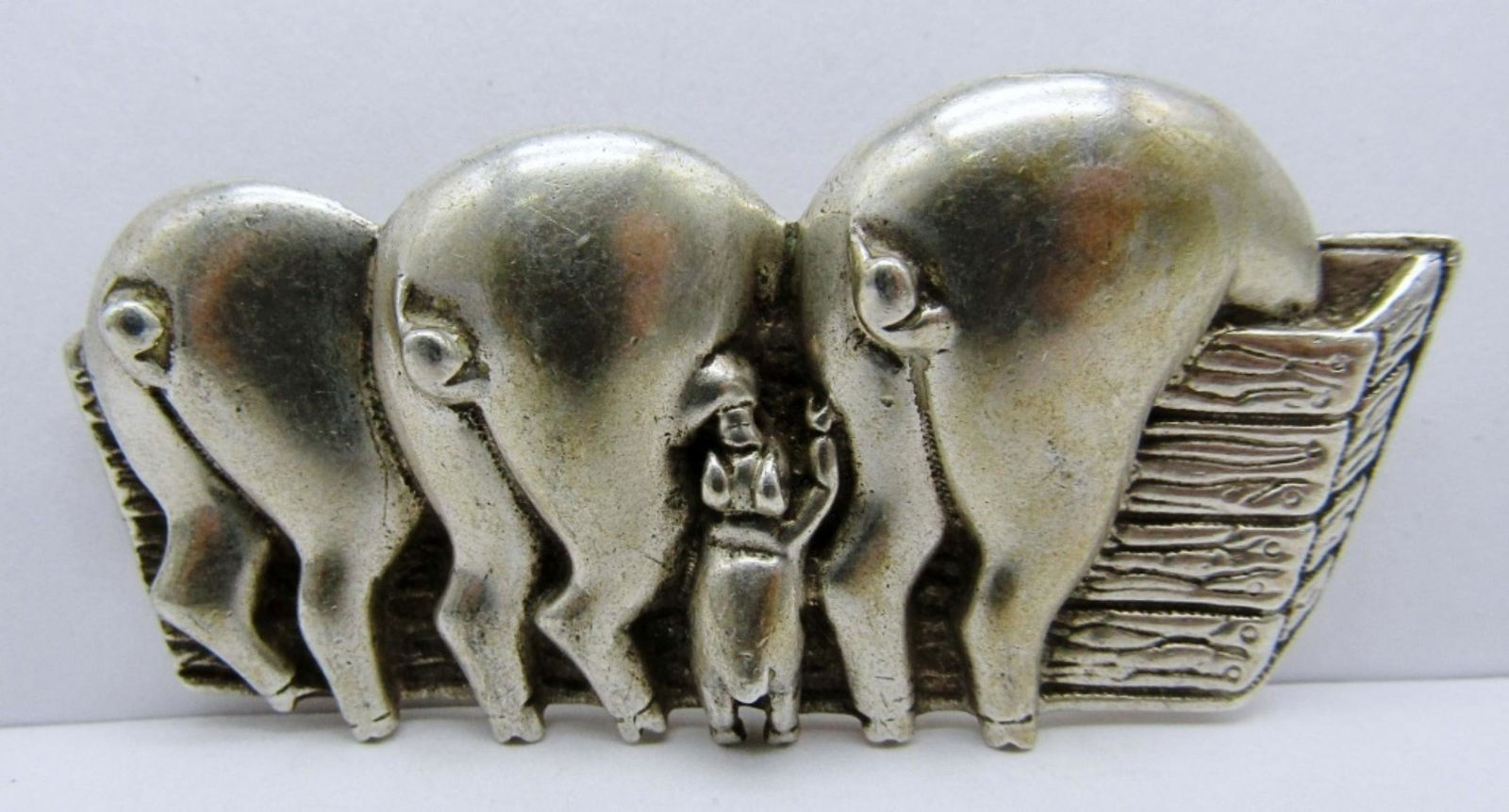 TM-90 Mexico Sterling Pig Brooch (1 of 4)