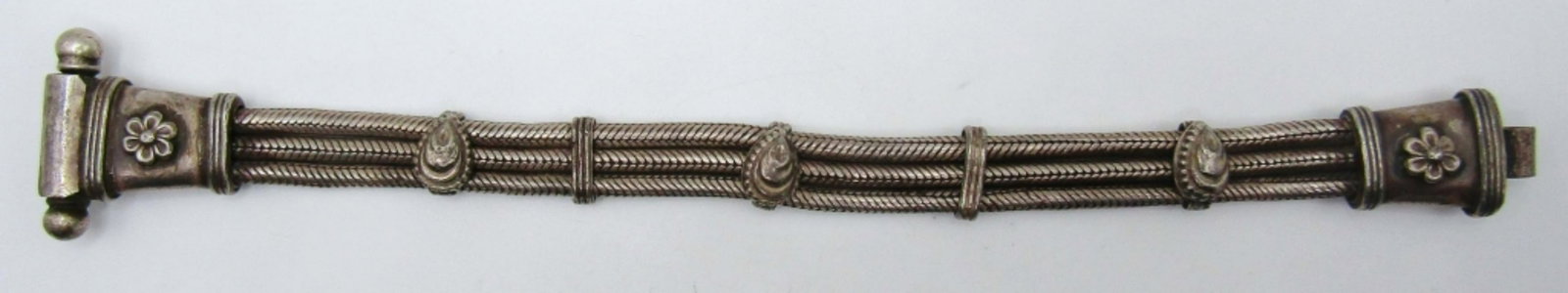 925 Vintage Layered Bracelet: 32.7dwt,7in, clasp is a bar that pops out to unlock and lock