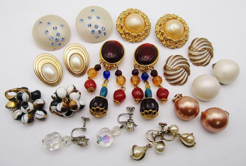 10 PAIR OF VINTAGE COSTUME EARRINGS- ALL CLIP ON (1 of 2)