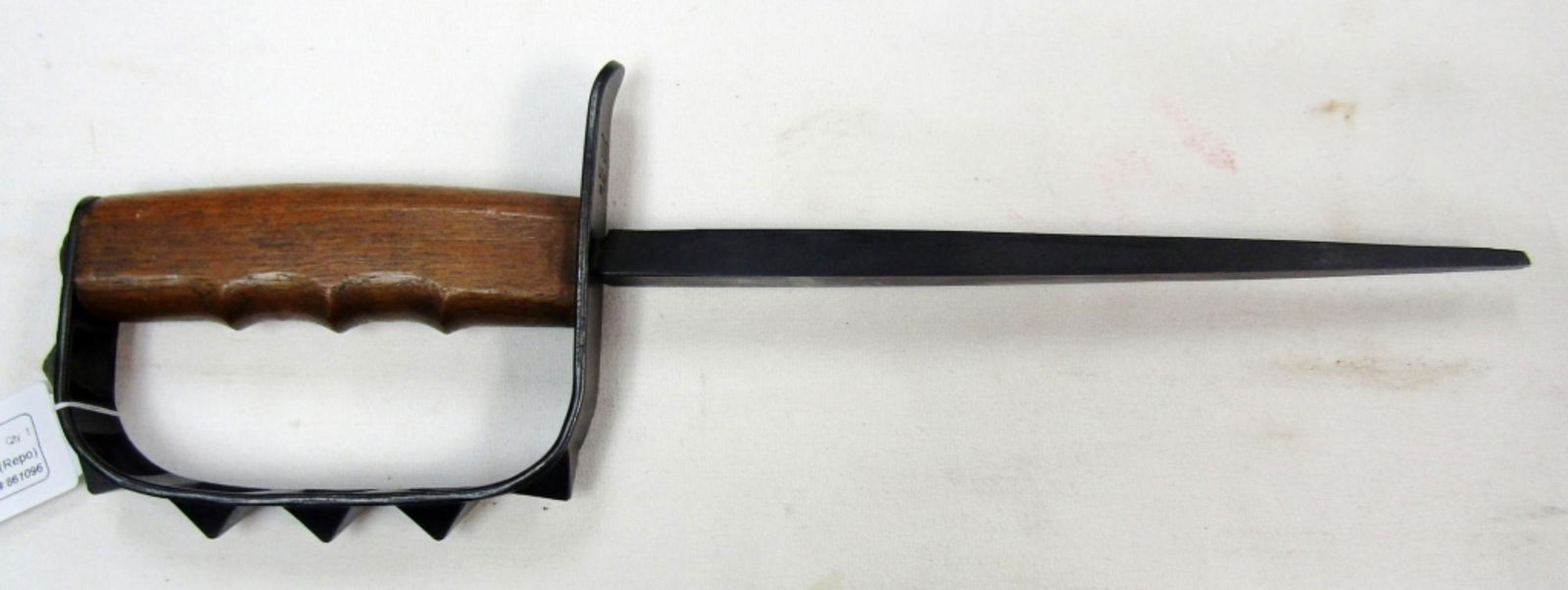 WWI US Model 1917 Trench Knife Bayonet (Repo) (1 of 4)