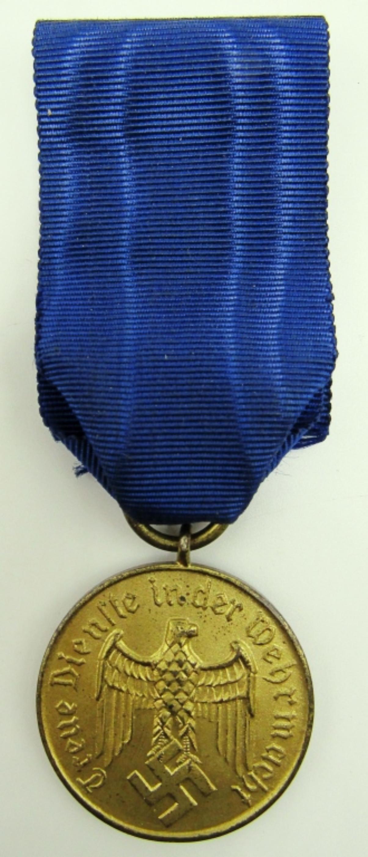 WWII GERMAN SERVICE MEDAL (1 of 3)