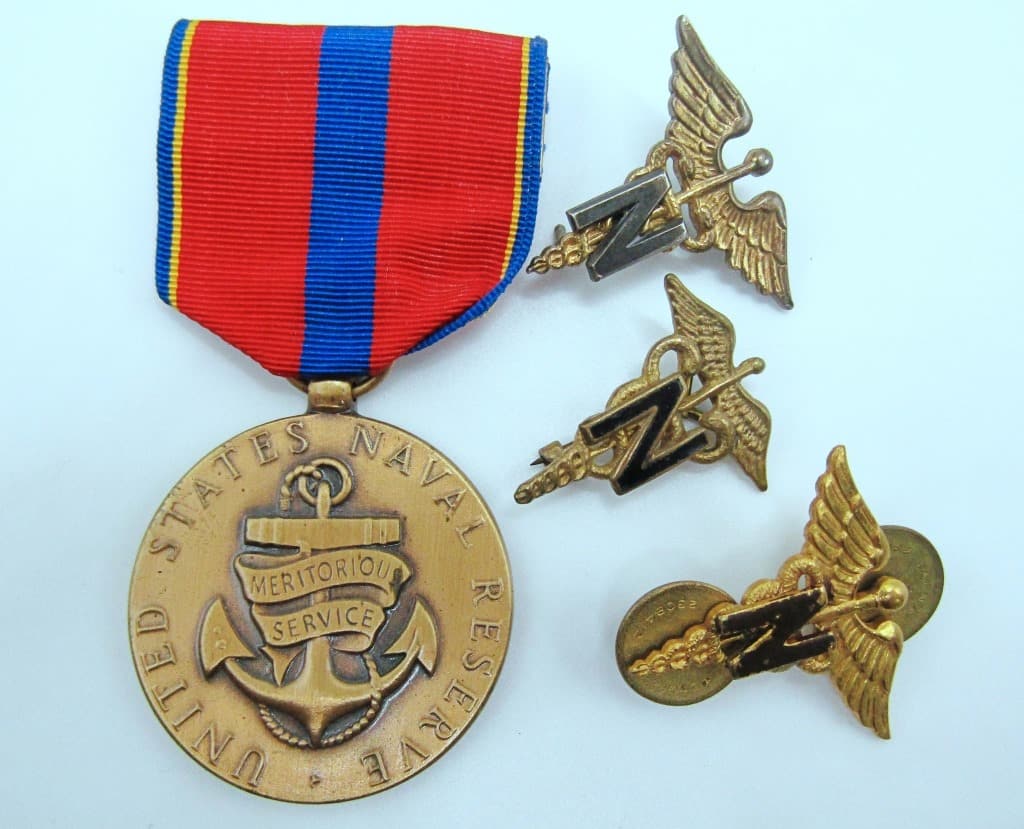 UNITED STATES NAVAL RESERVE MEDAL (1 of 1)
