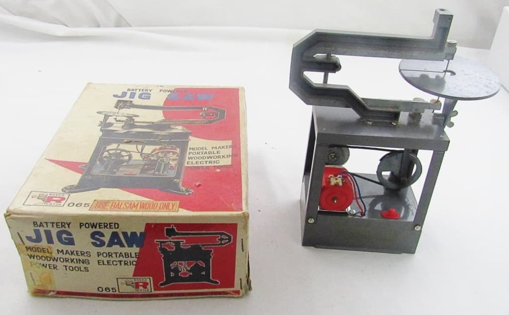 Vintage Rosko Tested Battery Powered Jigsaw (1 of 5)