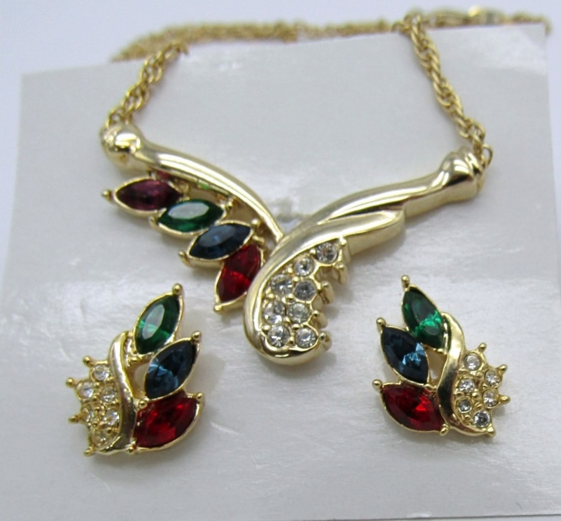 MATCHING NECKLACE & EARRING SET - PRETTY: LIKE NEW - 16" LONG NECKLACE & PIERCED EARRINGS