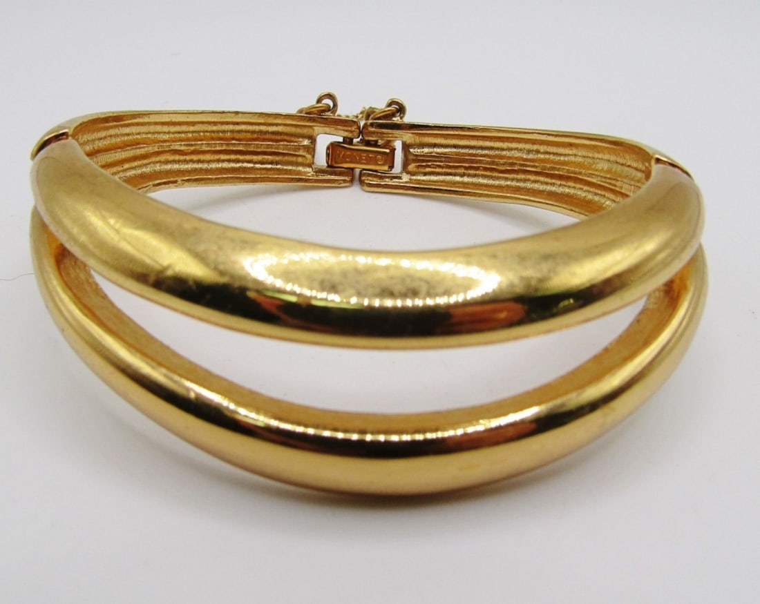 MONET FASHION BANGLE: 7IN WHEN CLOSED, OPEN W/ A BOX CLASP, STAMPED WITH BRAND MARKING