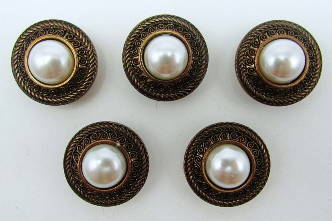 FAUX PEARL BUTTON COVERS (1 of 3)