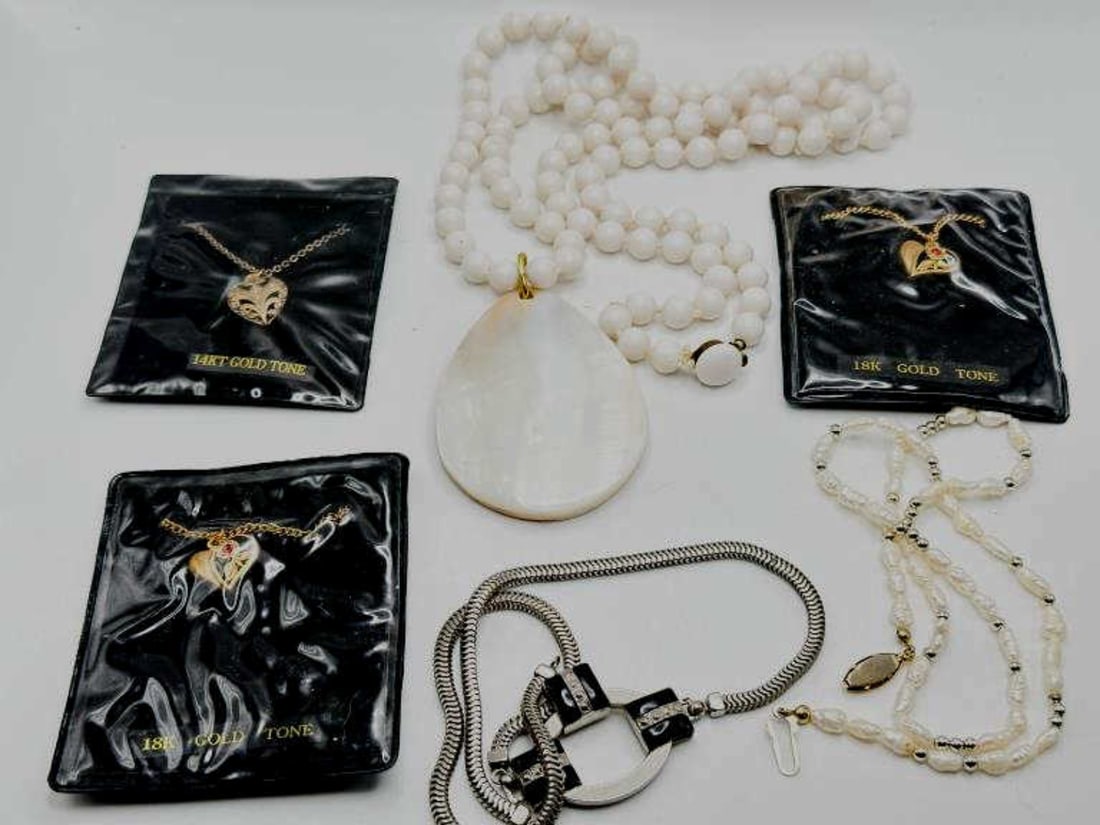 NECKLACE ASSORTMENT (1 of 2)