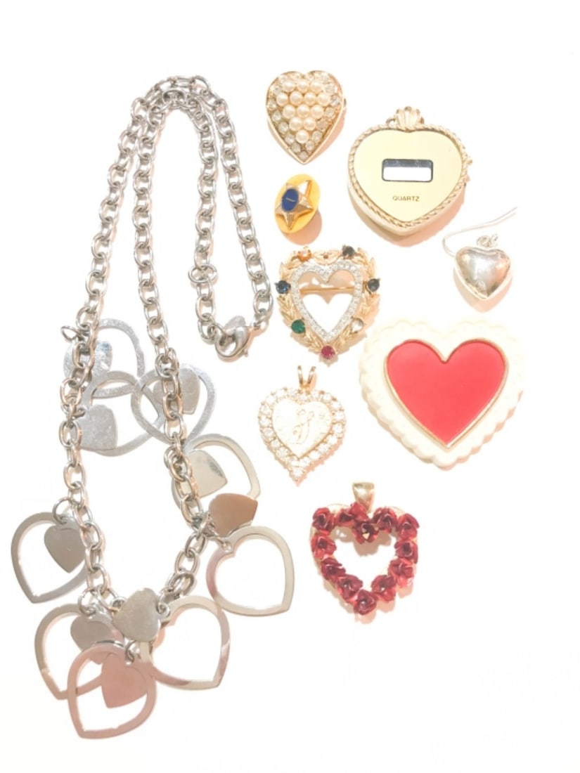 HEART THEMED PENDANTS ASSORTMENET (1 of 2)
