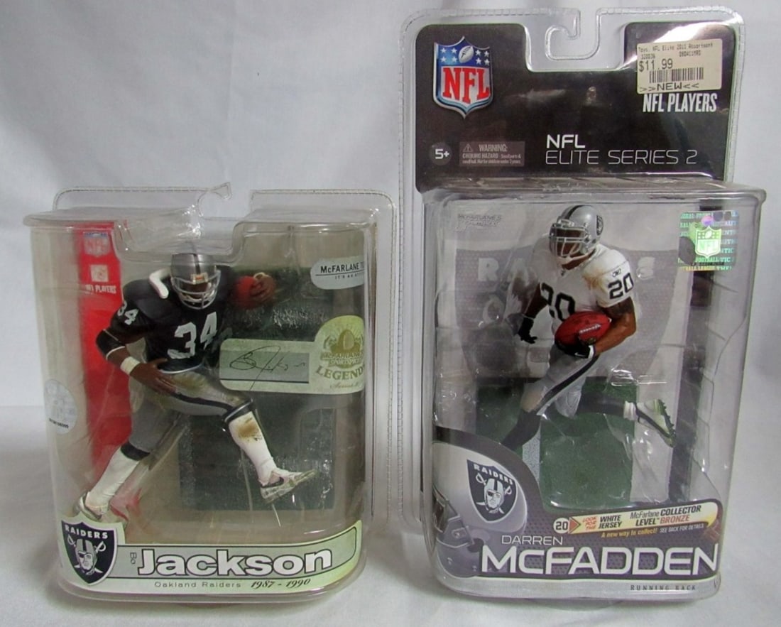 (2) 2007 & 2010 MCFARLANE RAIDERS FIGURINES (1 of 7)