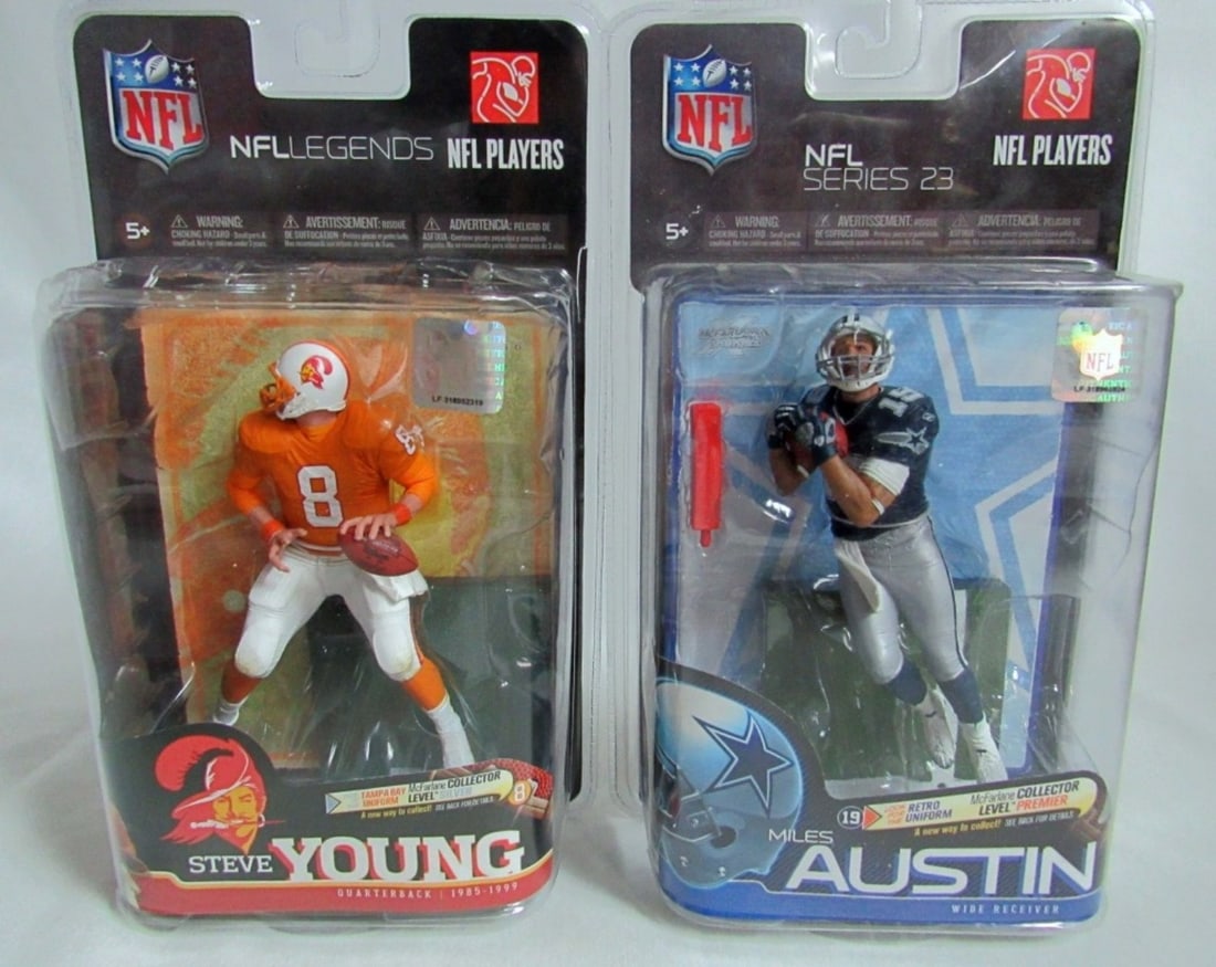 (2)2010 MCFARLANE NFL FIGURINES (1 of 8)