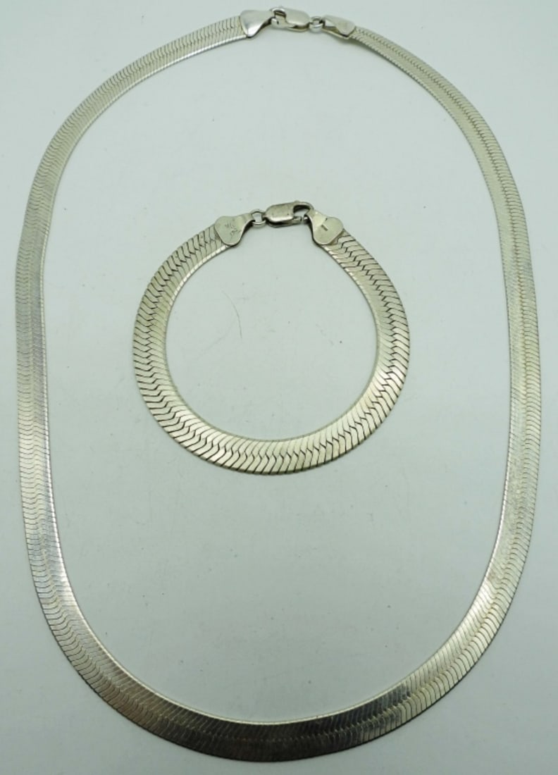 STERLING HERRINGBONE CHOKER & BRACELET SET: 23.3DWT,20IN LENGTH, STAMPED ITALY 925, BRACELET 7IN LENGTH, STAMPED 925 CANADA