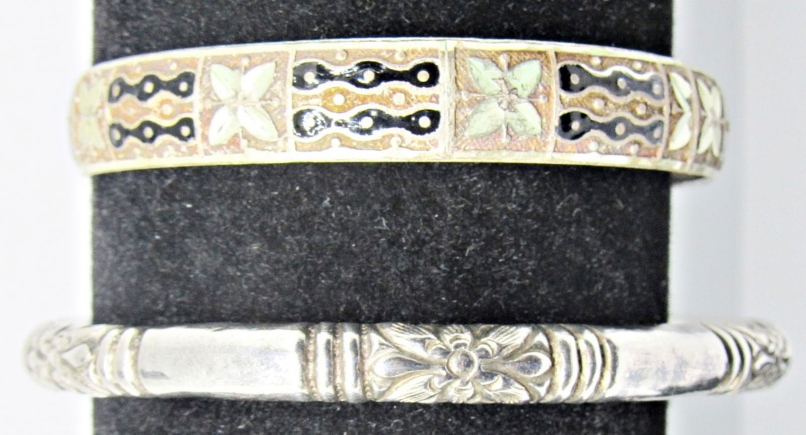 LOT OF 2 STERLING BANGLE BRACELETS (1 of 3)