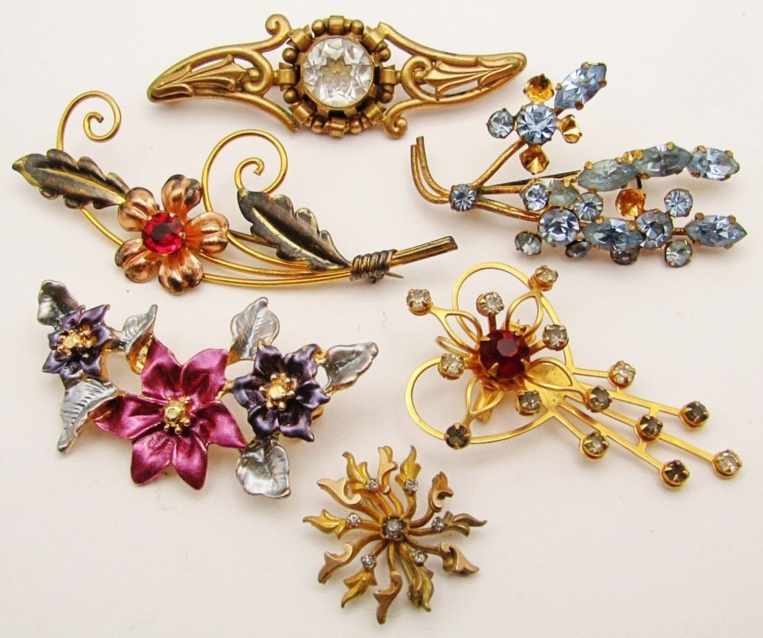 (6) Vintage Gold Tone Brooches (1 of 6)