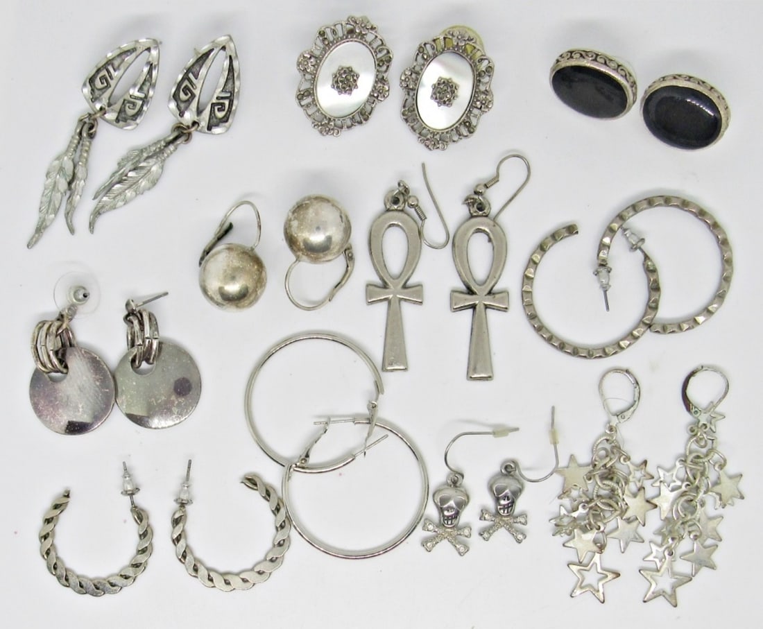 (11) SILVER TONE PIERCED FASHION EARRINGS: 3- HOOPS, 2- STUDS,6- DANGLES