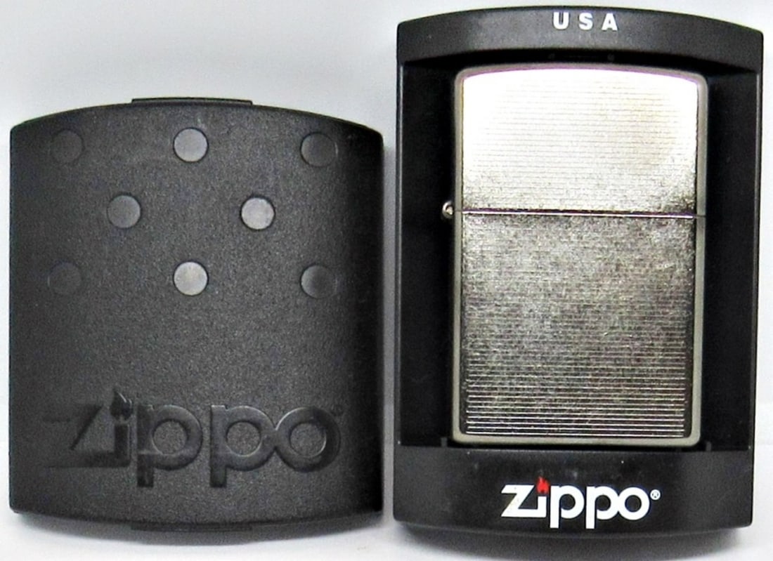 2005 SILVER TONE ZIPPO LIGHTER NEW IN CASE (1 of 4)