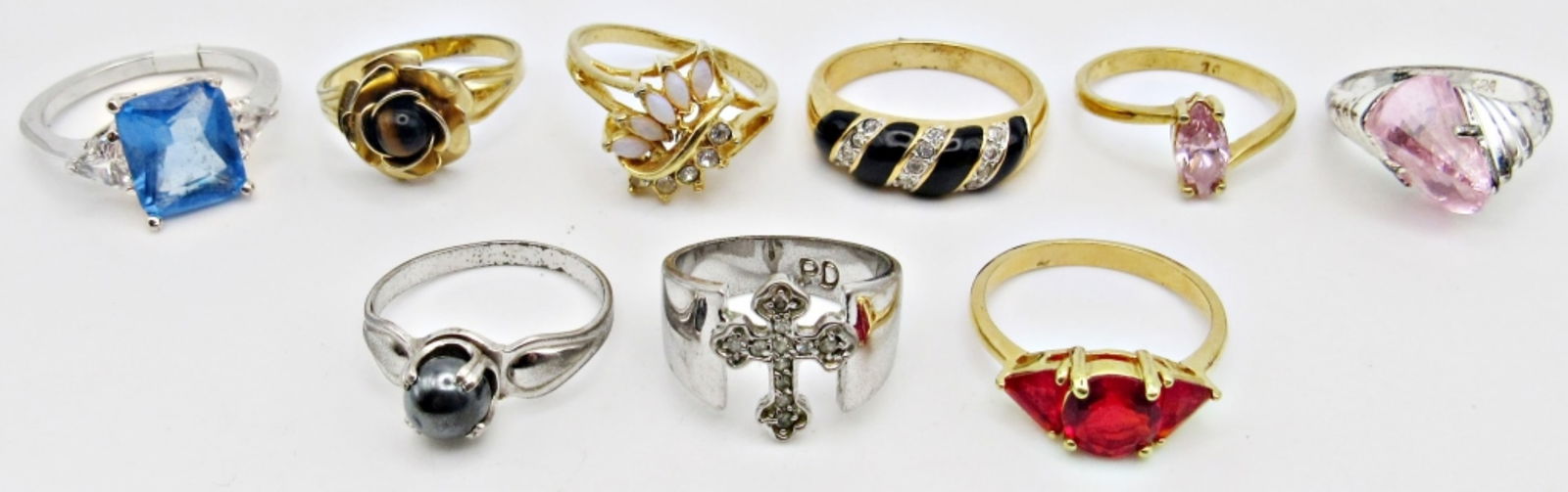 LOT OF FASHION RINGS- 9 RINGS TOTAL (1 of 4)