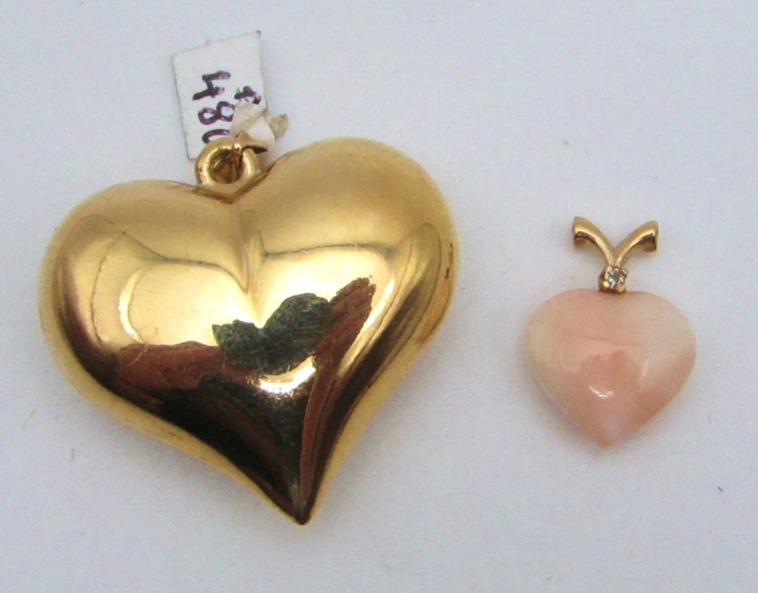 (2) 14k GOLD HEART PENDANT (1) LARGE PUFFY (1 of 2)