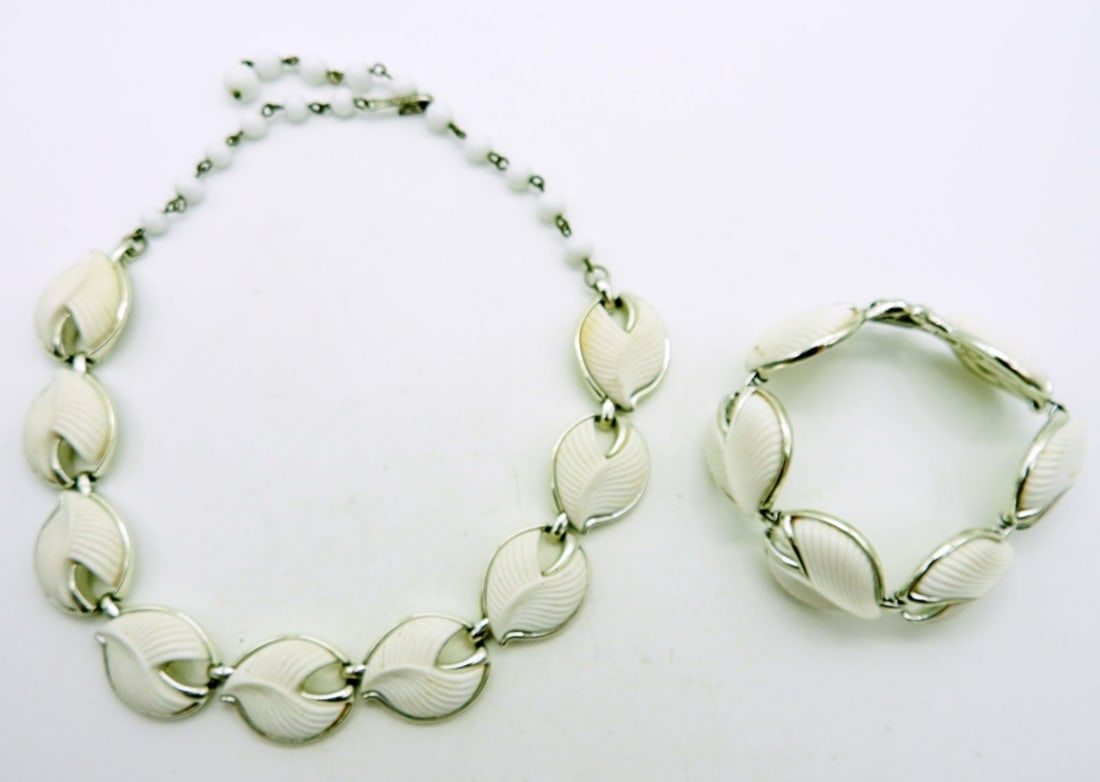 CORO SILVER TONE NECKLACE AND BRACELET SET (1 of 8)