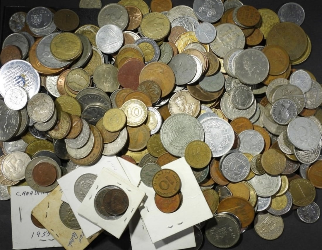 5 POUNDS WORLD & FOREIGN COIN LOT (1 of 1)