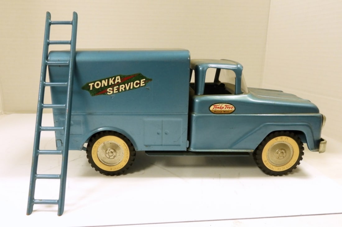 TONKA BLUE SERVICE TRUCK with LADDER: RARE FIND in NICE CONDITION with LADDER