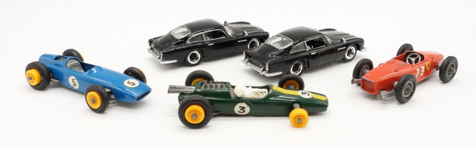 (5) VINTAGE TOY CARS LESNEY: (3) LESNEY MATCHBOX #19, #52, #75; (2) JOHNNY LIGHTNING 1988 PLAYING MANTIS CHINA