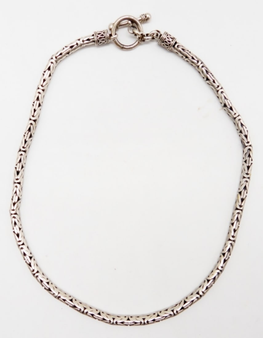 BYZANTINE STERLING CHOKER: 27.7DWT, 16IN LONG, WITH TOGGLE CLASP STAMPED 925 ON CLASP