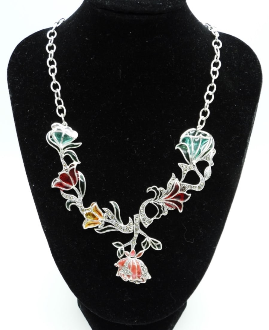 MARCASITE STAINED GLASS INLAY NECKLACE: 22DWT, 20IN LONG, FLOWER FESTOON STYLE, LOBSTER CLASP ADJUSTABLE, STAMPED 925 ON THE BACK