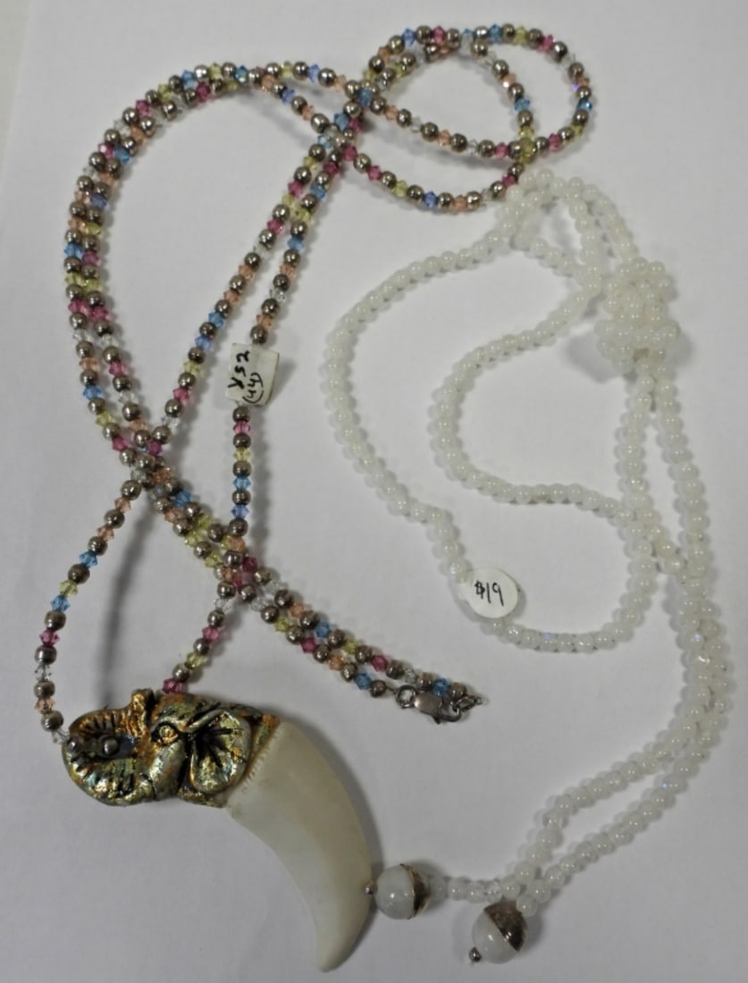 UNIQUE ELEPHANT PENDANT BEADED NECKLACE (1 of 4)