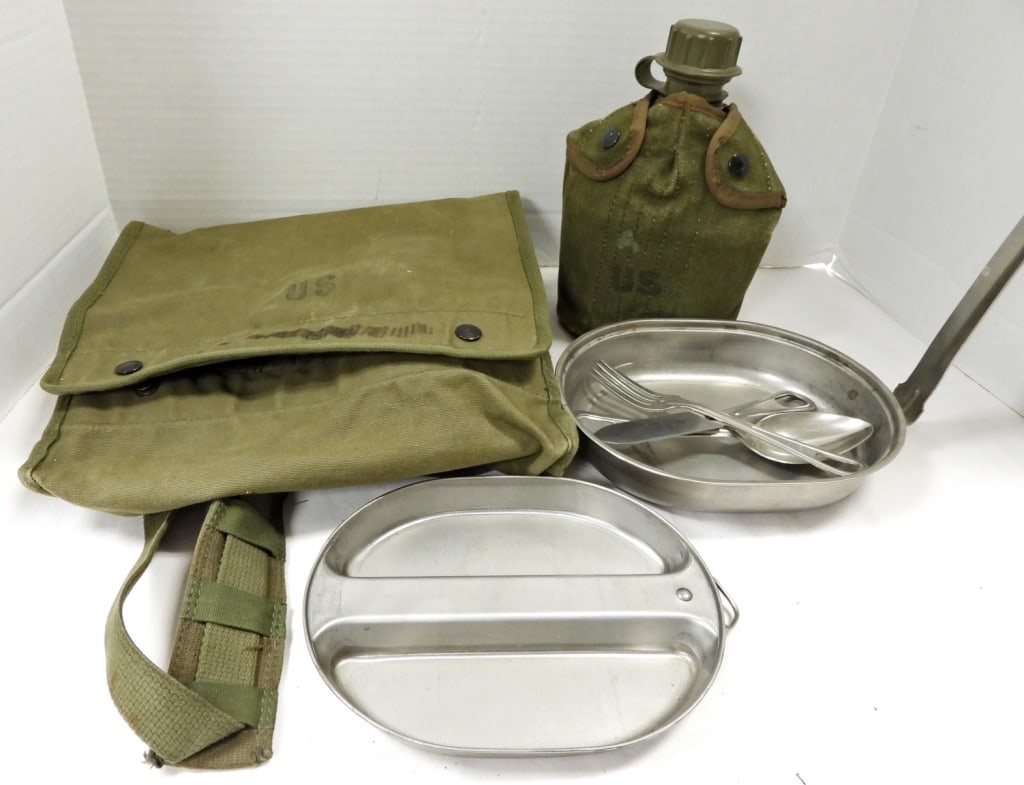 US MILITARY BAG w/CANTEEN & MESS KIT (1 of 6)