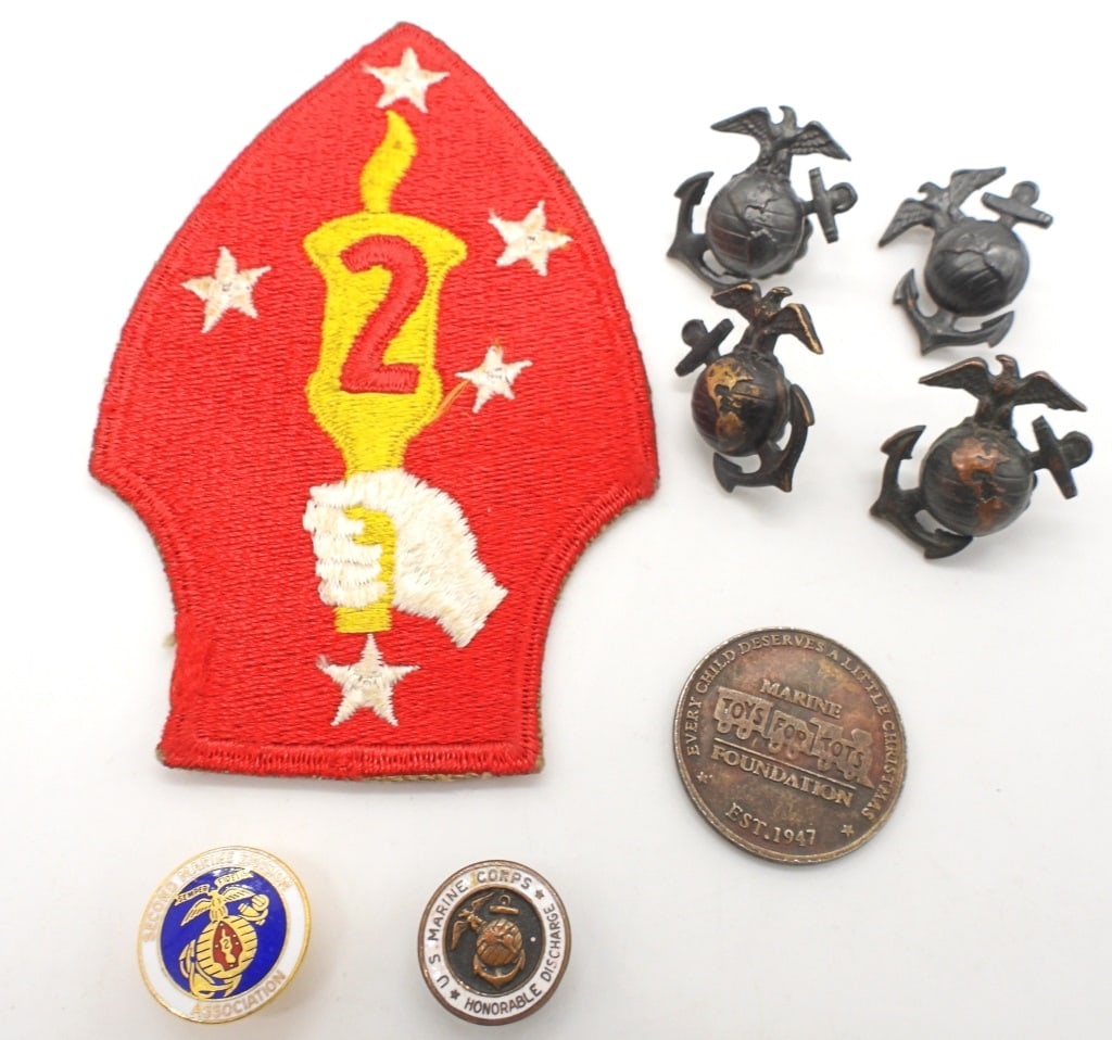 U.S. MARINE CORP LAPEL PINS & TOY FOR TOTS (1 of 2)