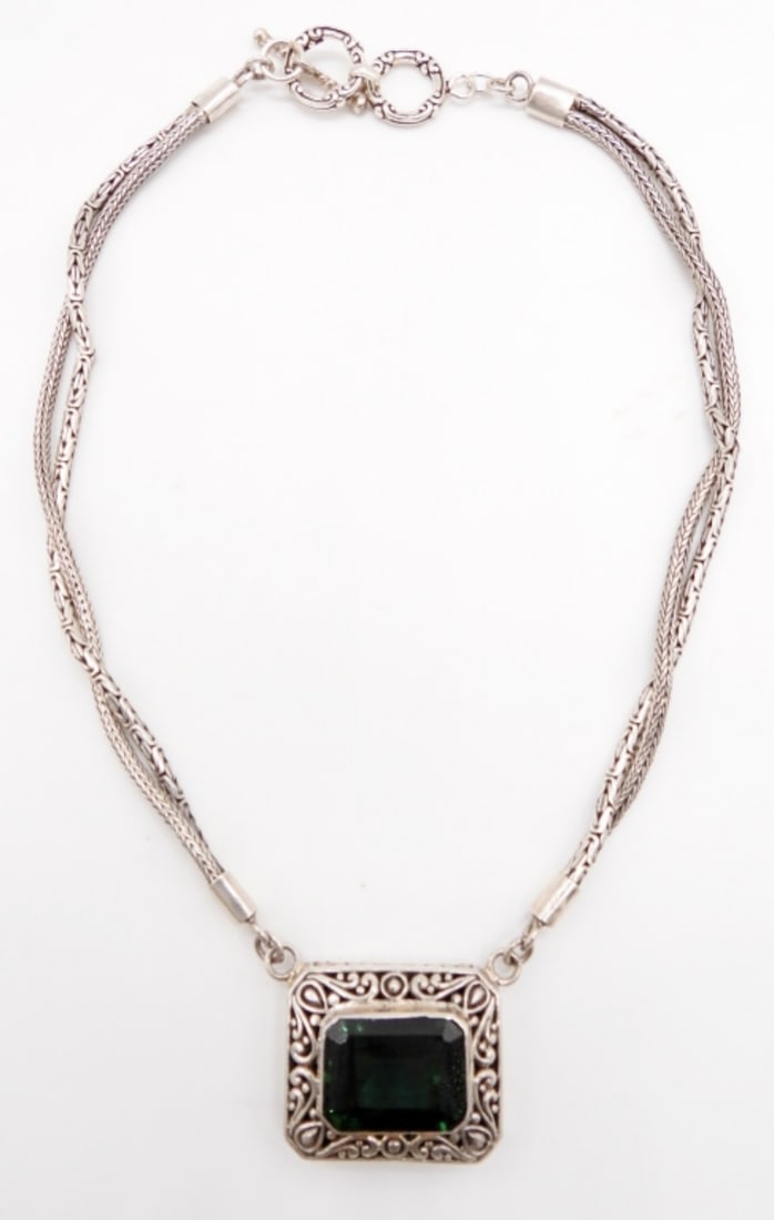 BYZANTINE & FOXTAIL STERLING EMERALD NECKLACE: 37DWT, 27IN LONG, TOGGLE CLASP, BYZANTINE AND FOXTAIL IN A TWIST WITH A EMERALD STONE IN THE MIDDLE, NO MARKINGS FOUND