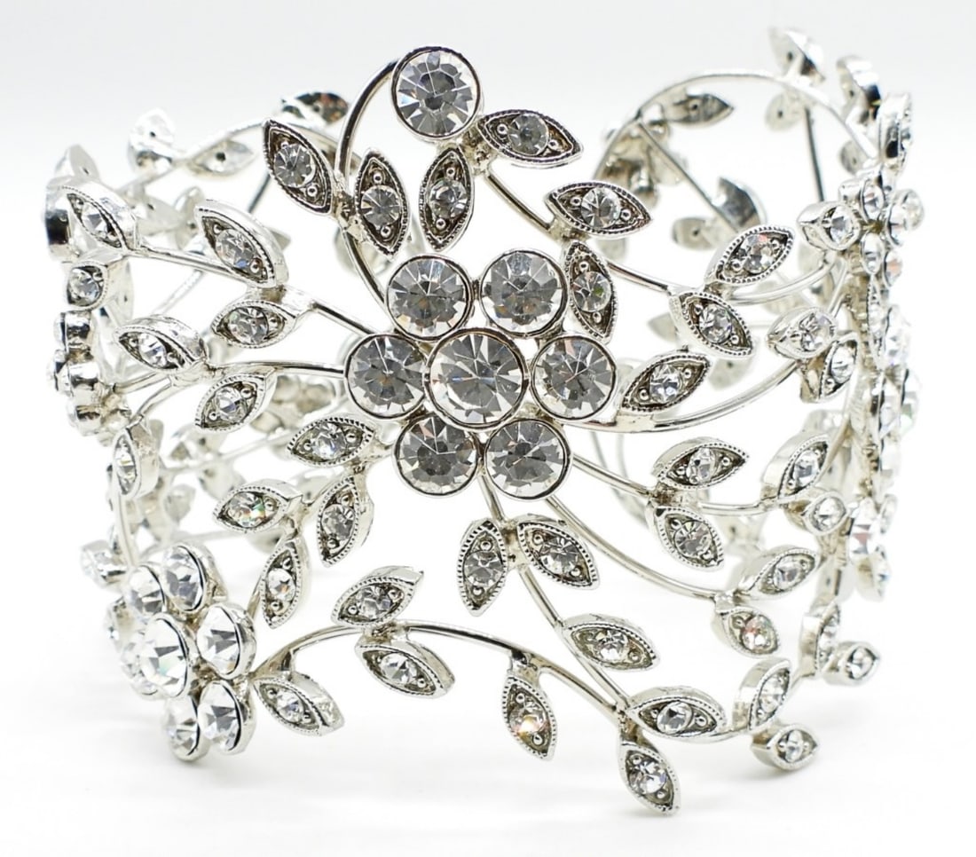 ELEGANT SILVER TONE VINE CUFF BRACELET (1 of 4)