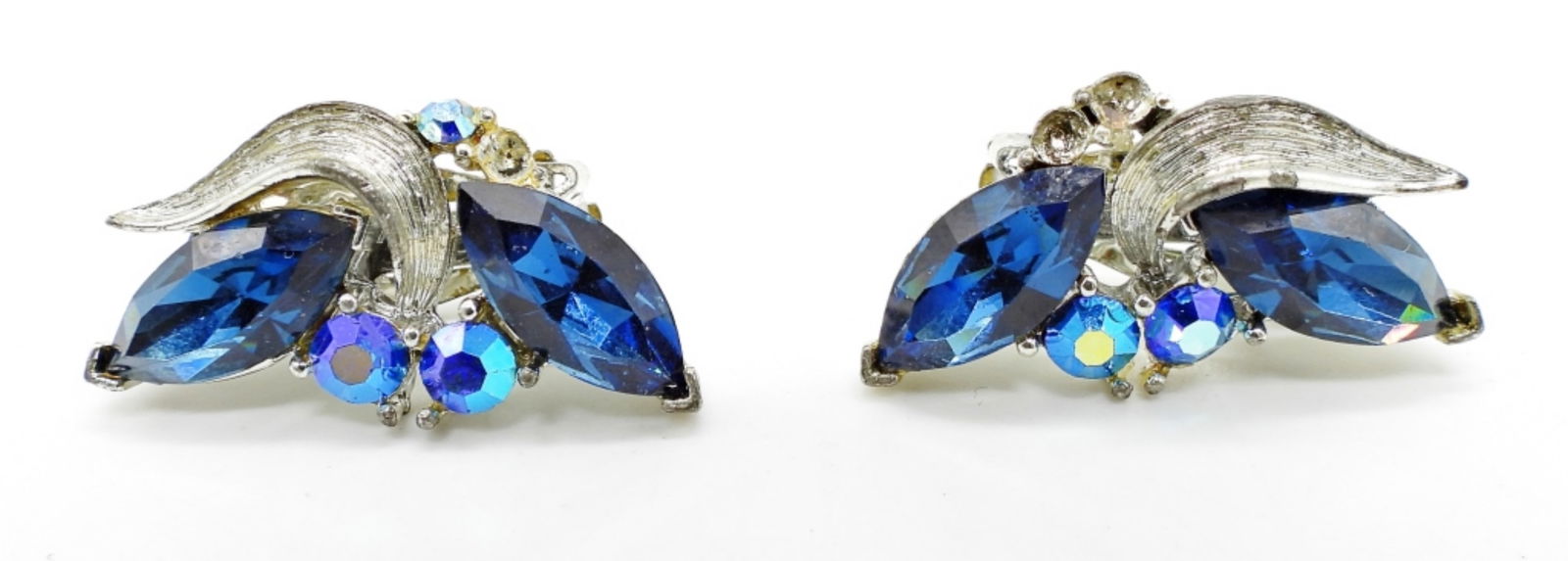 LISNER SILVER TONE CLIP ON EARRINGS (1 of 2)