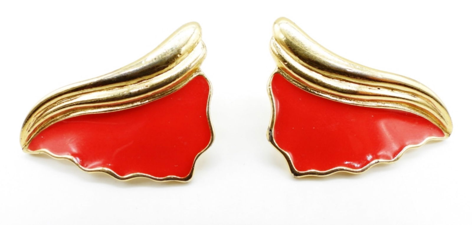 TRIFARI RED ENAMEL & GOLD TONE EARRINGS: PIERCED EARRINGS. SIGNED ON BACK.