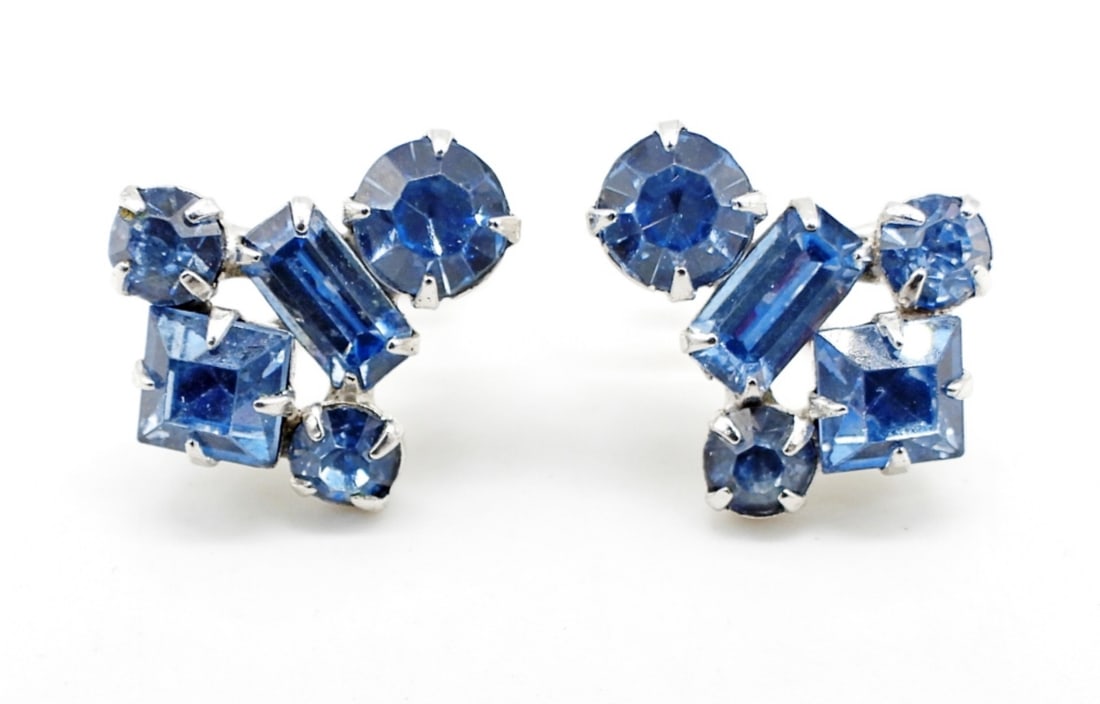 CORO BLUE GEMSTONE SCREW BACK EARRINGS: SILVER TONE, SIGNED ON BACKS