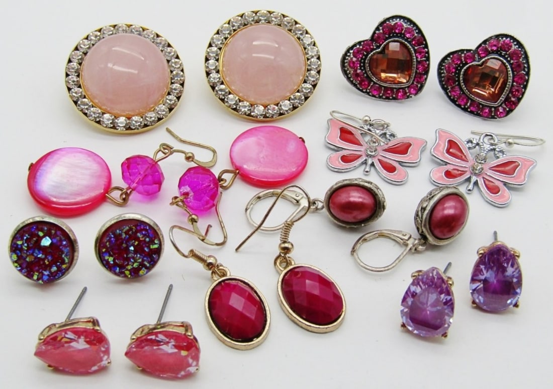 (9)ALL PINK PIERCED EARRING LOT: ALL DIFFERENT STYLE SIZES AND ALL SHADES OF PINKS, 5 STUDS AND 4 DANGLED