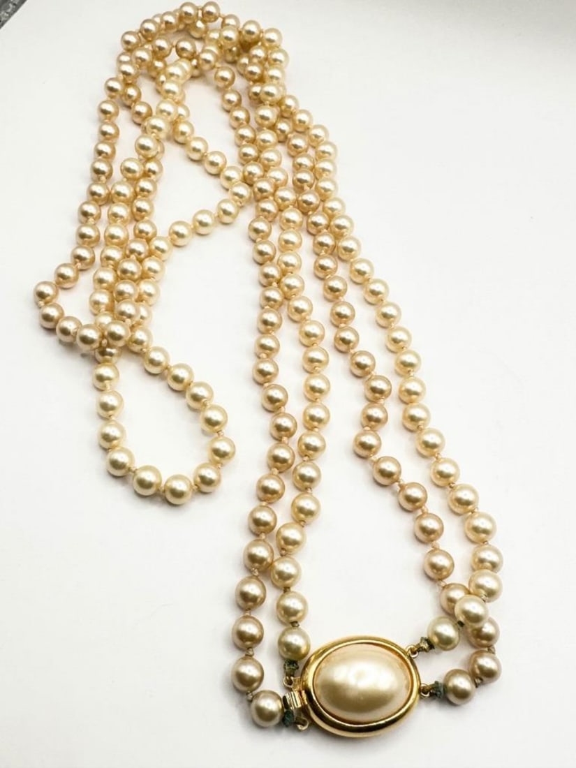 TRIFARI CROWN NECKLACE (1 of 3)