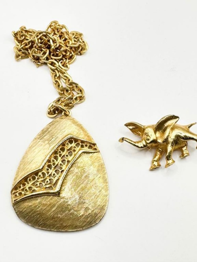 ELEPHANT BROOCH + (1 of 2)