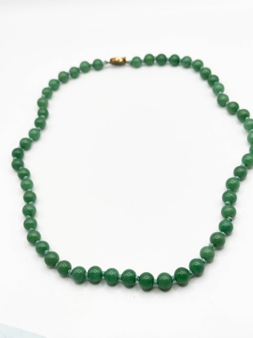 JADE STONE NECKLACE (1 of 3)