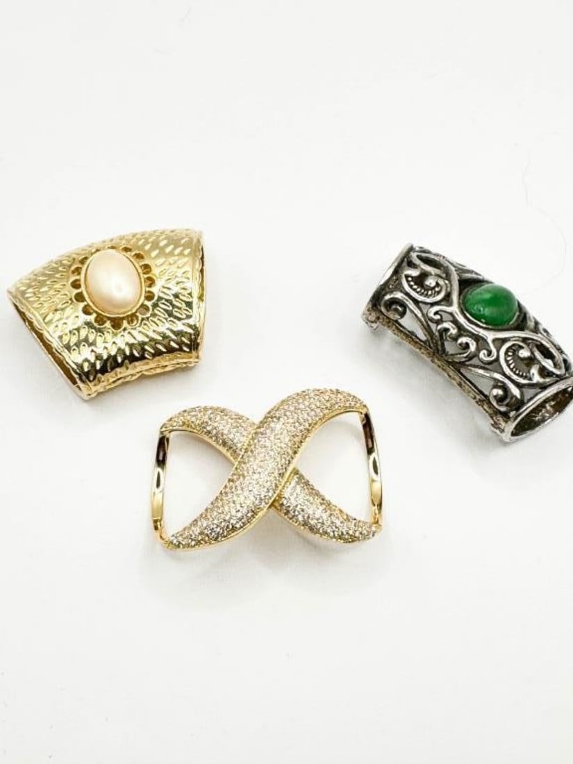 SCARF CLIPS W STONES (1 of 1)