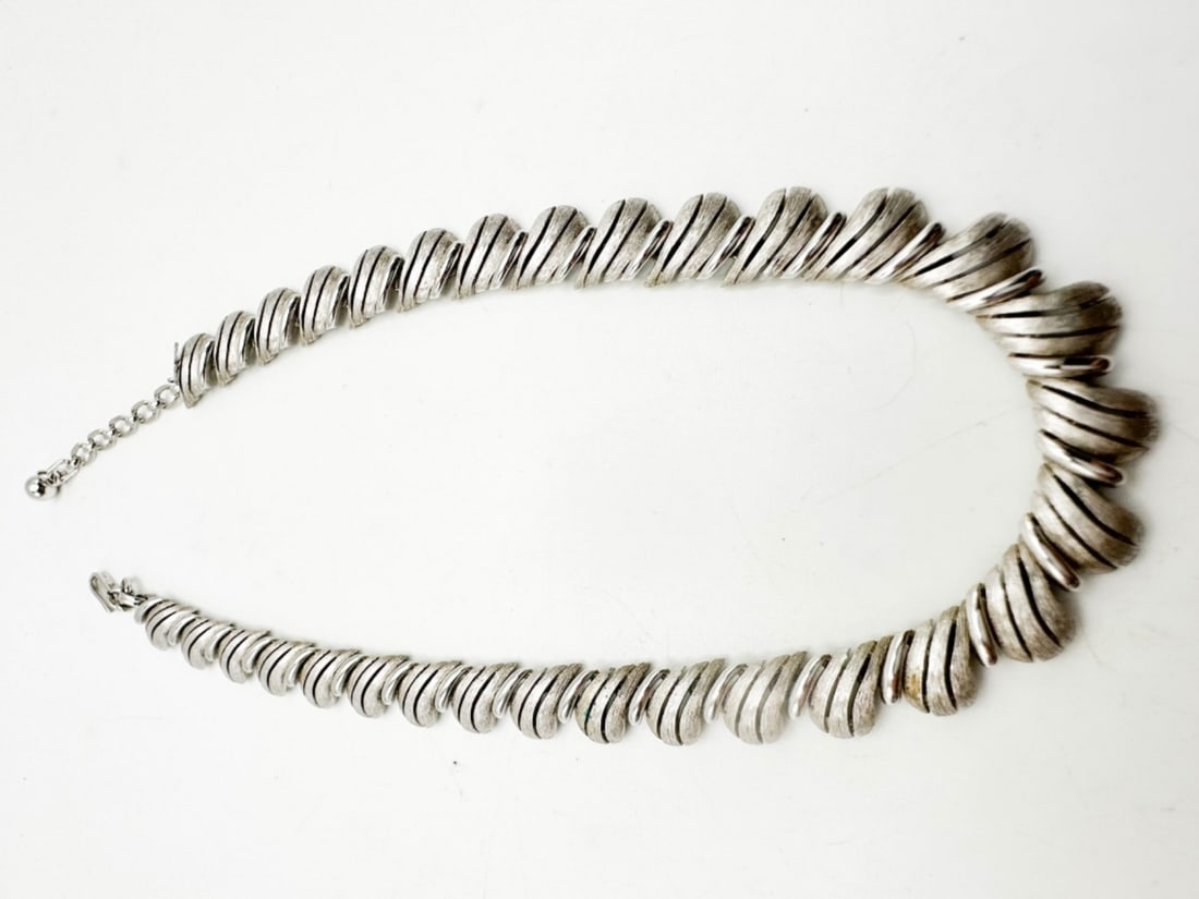 TRIFARI CROWN NECKLACE (1 of 2)