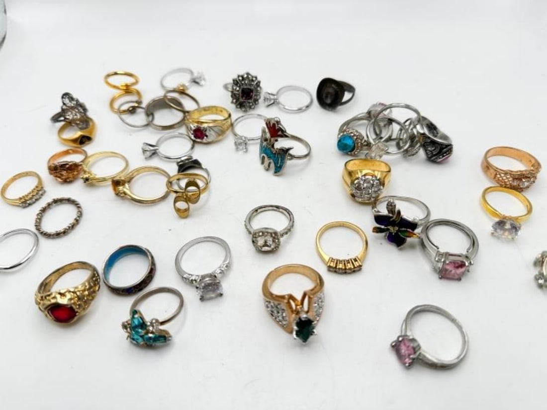 RINGS ASSORTED , LOOK (1 of 1)